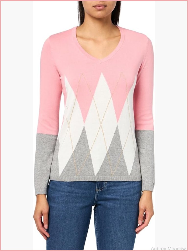 V-Neck Long Sleeve Argyle Pullover Sweater In Cotton